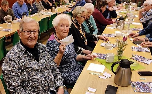 Det äldre paret i församlingen, Sterner och Doris har vunnit presentkort, GRATTIS!