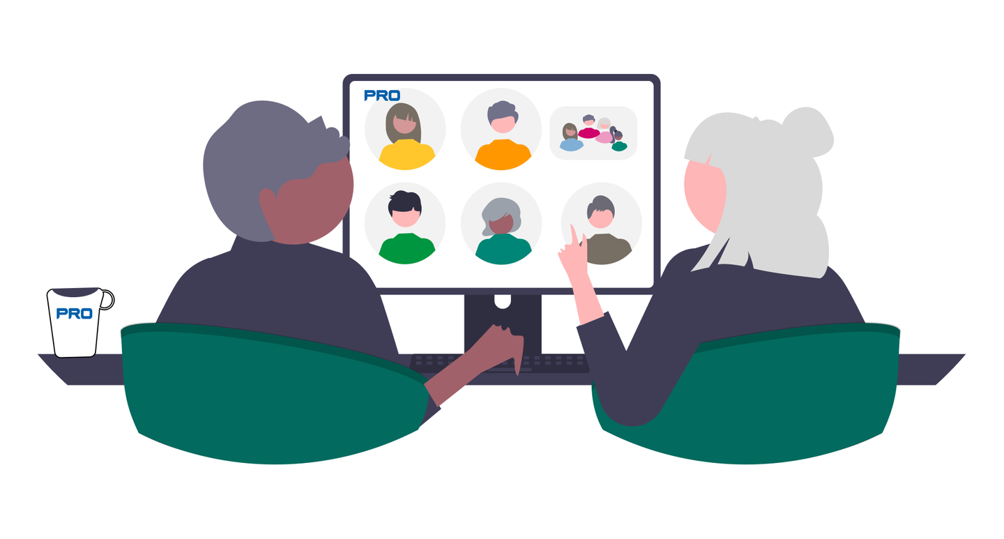 Två personer sitter framför en bildskärm och deltar i ett digitalt möte