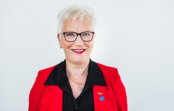 Porträttbild på PRO:s ordförande Åsa Lindestam.