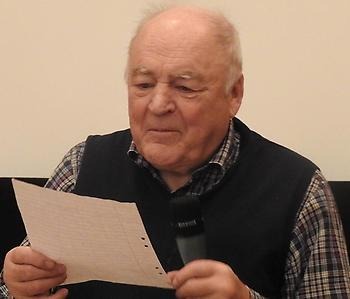 Roger Öhman läser lista
