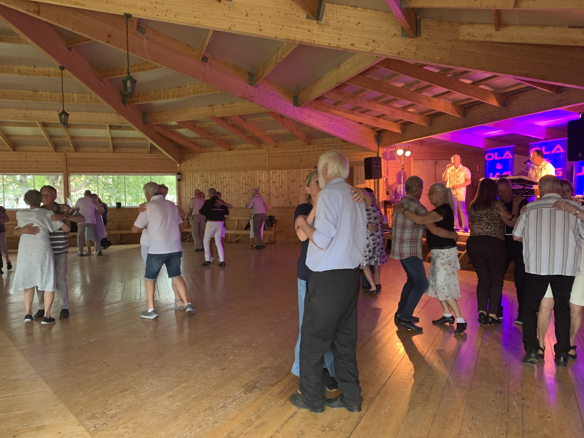 Människor som dansar.
