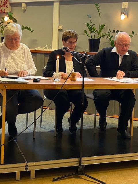 Inger Ylva och Håkan under årsförhandlingarna