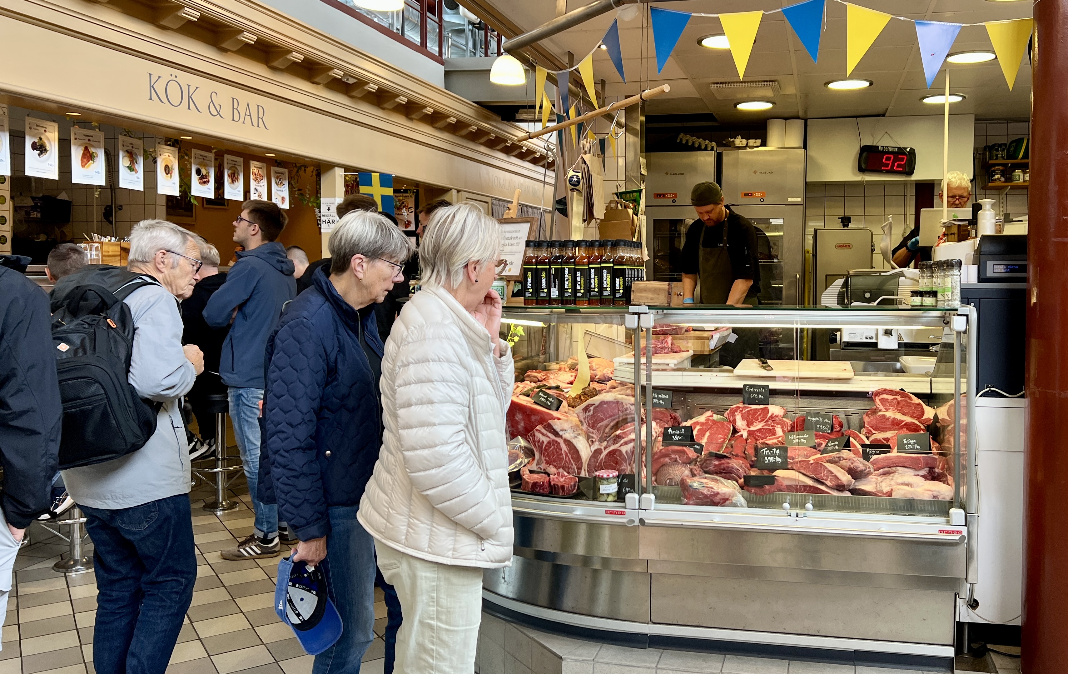 Inne i saluhallen i Göteborg.