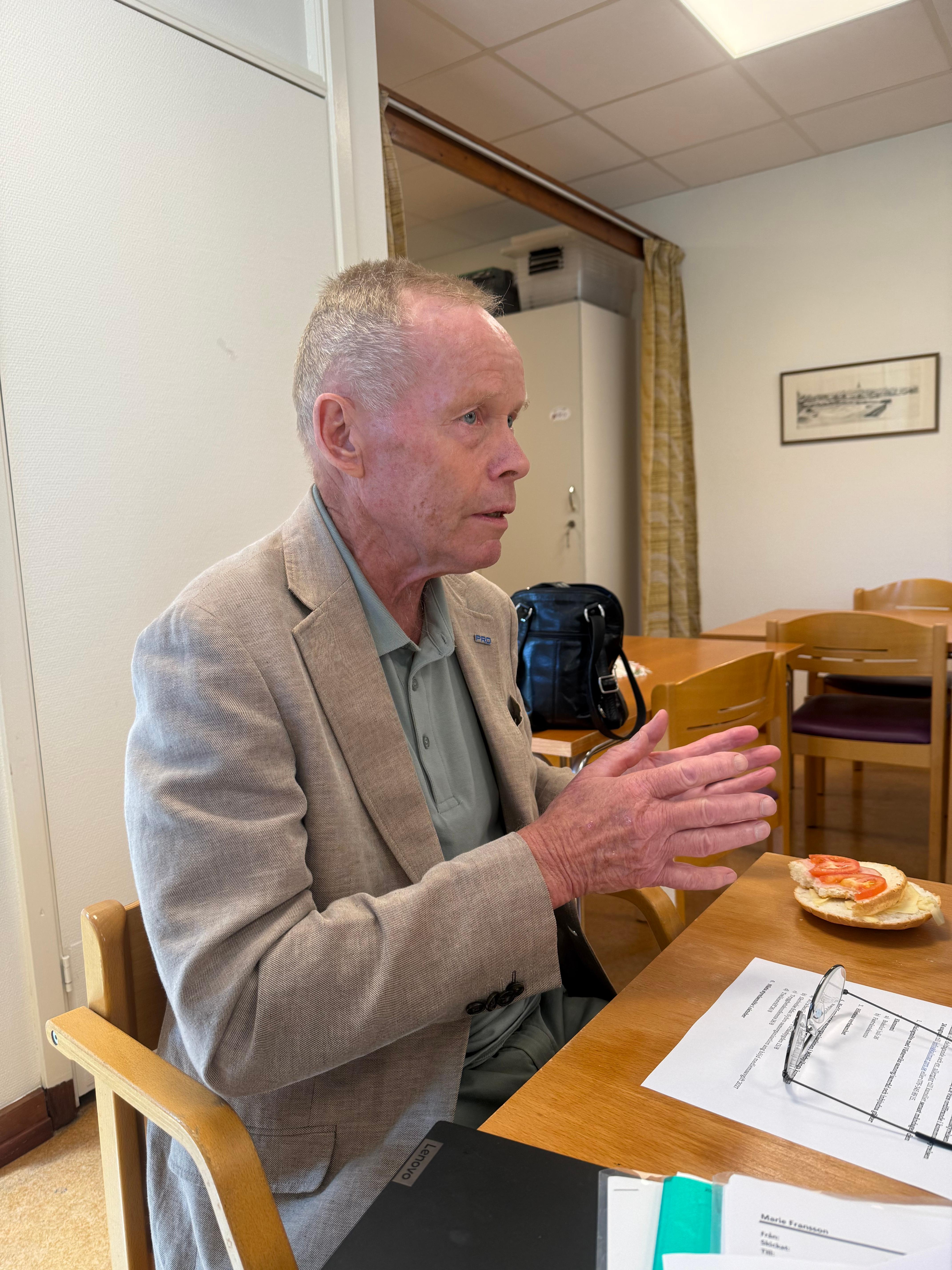 Roger Kaliff inleder dialogmötet med aktuella samhällsfrågor för PRO