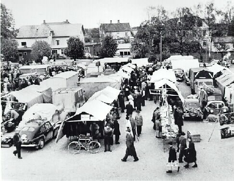 Marknad på torget Götene  1950