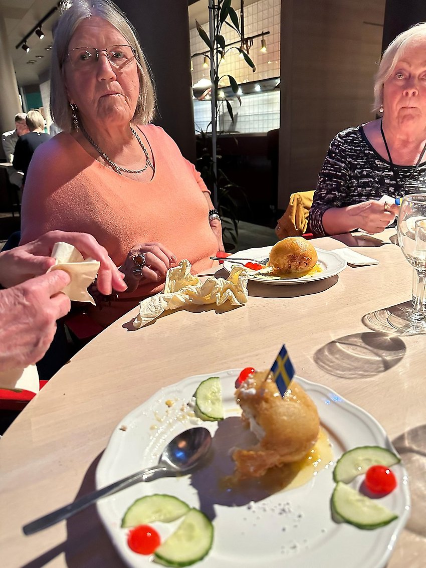 Restaurangbesök på Fågelboet 21 september. Foto: Marianne Höckne