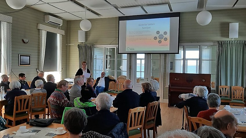 Margareta Widén-Berggren informerar om projektet. Foto Kjell Karlsson
