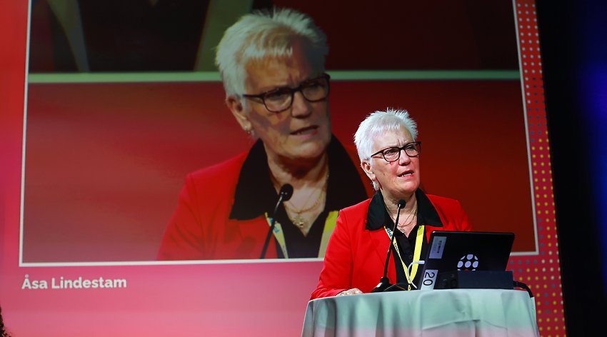 Åsa Lindestam talar på PRO:s kongress 2022