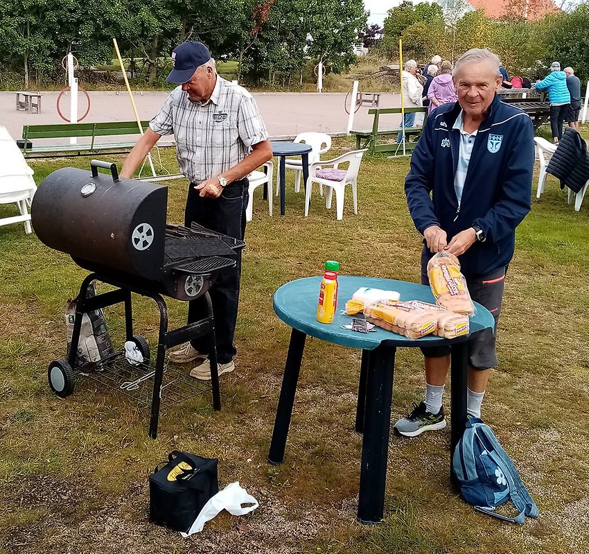 Grillmästarna Osvald Hansson och Bertil Sjöfält