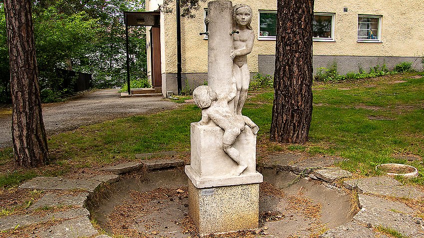 Vattenkonst, skulptur vid Ronnebyvägen i Björkhagen.
