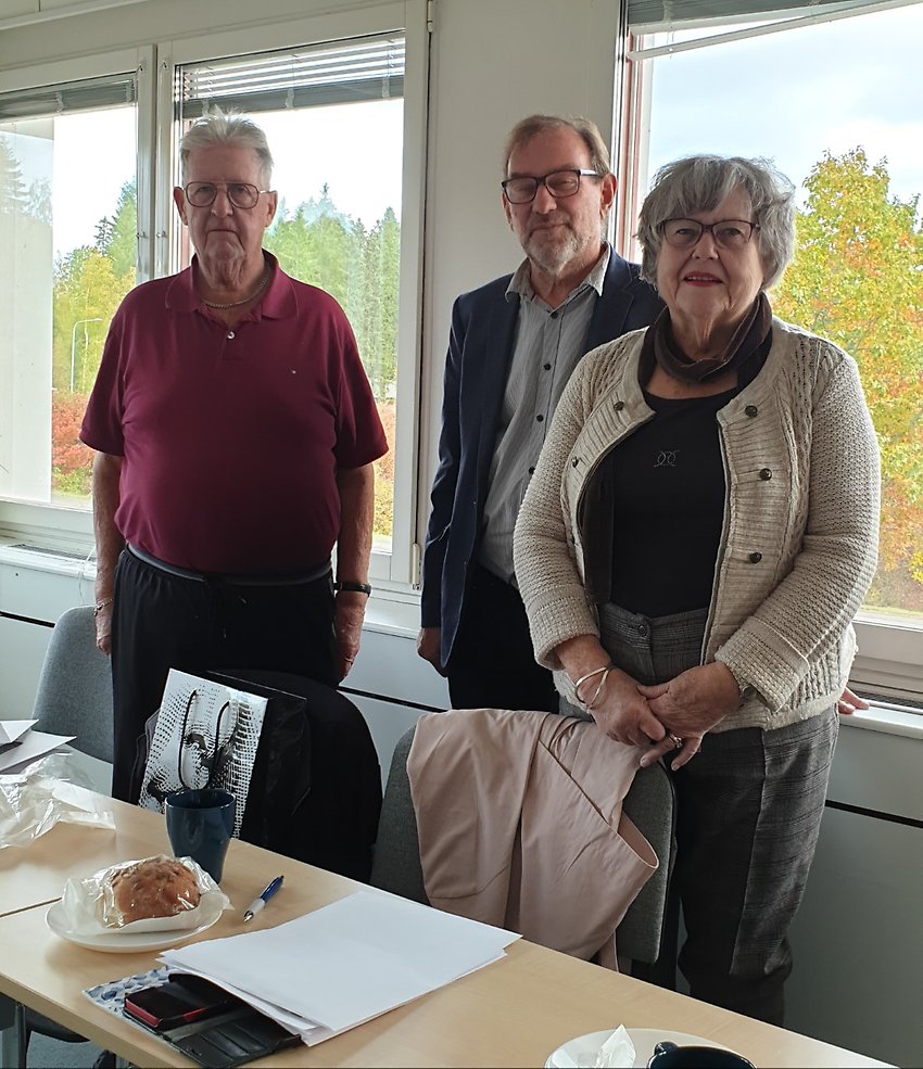 Bosse Johansson och Elsa Jönsson uppvaktades på styrelsemötet den 6 oktober av ordförande Ingemar Almqvist, båda fyller 80 år i oktober