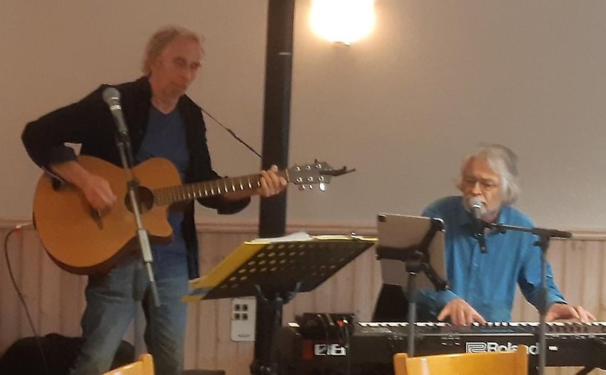 60-tals musik bjöd Hasse och Lasse på.
