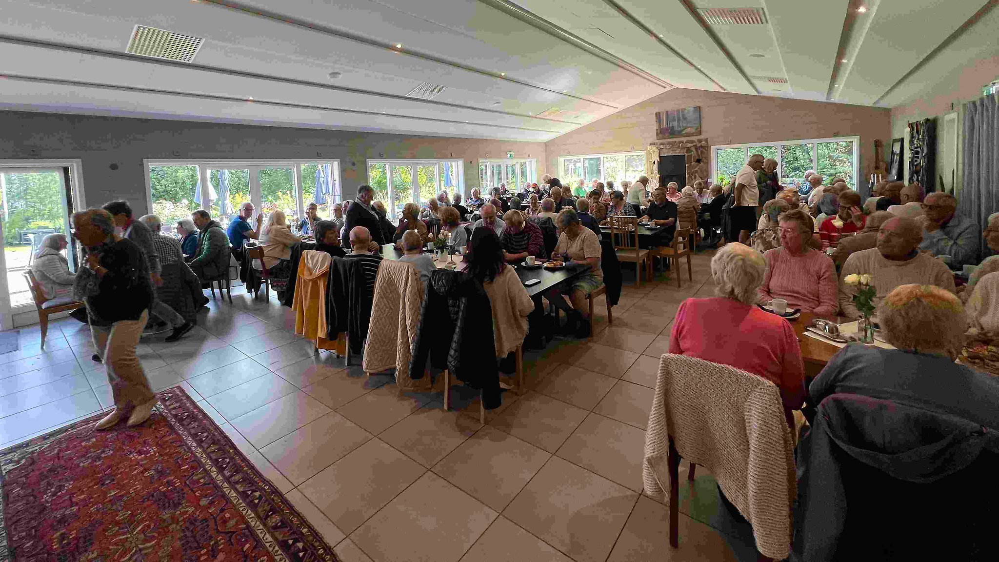 Lantcaféet Gräddhyllan, utflyktsmålet för dagen. Foto: Stig Ålund.